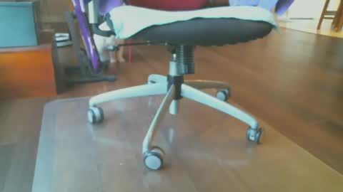 Snapshot of bone2play chatting on October 21, 12:32 pm FRECKLES online show from October 21, 12:32 pm