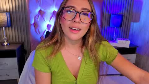 bonnali_lune online show from March 29, 2:02 am