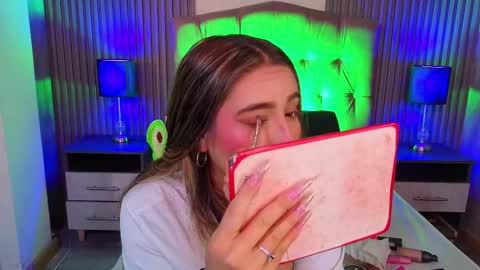 bonnali_lune online show from March 27, 5:13 am