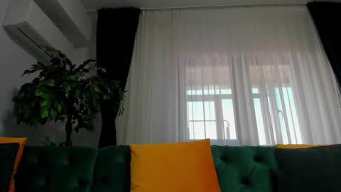 Bonnie online show from February 24, 2:04 pm