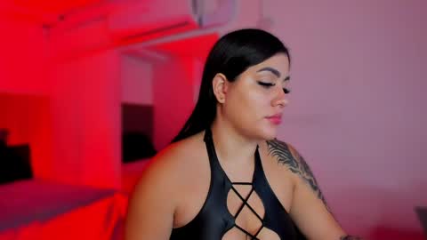 Bonnie  online show from May 29, 11:30 am