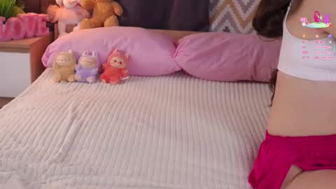 Snapshot of bonniedry chatting on October 25, 1:28 am Emma online show from October 25, 1:28 am