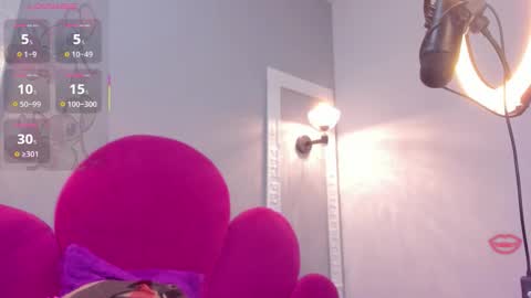 Bonnie online show from December 17, 4:36 pm