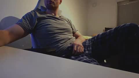 bottomtsinner online show from January 31, 9:34 pm