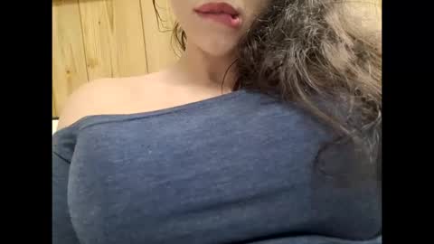 Bouncy Queen Majesty online show from October 17, 5:50 pm