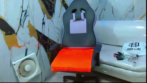 boy_tatto77 online show from February 23, 7:49 pm