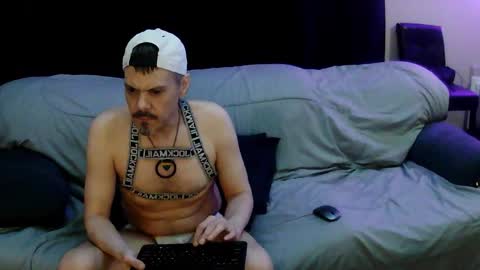 Snapshot of boyblond36 chatting on October 21, 11:37 am Slutty Stud online show from October 21, 11:37 am