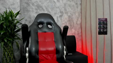 boyc02_ online show from December 21, 11:38 am