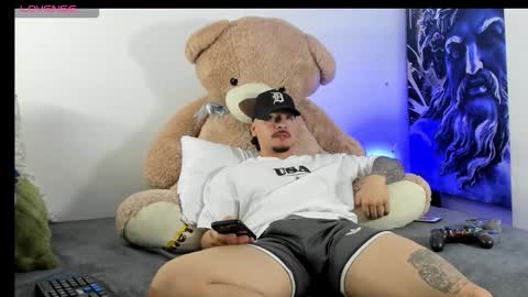 boyc02_ online show from January 11, 5:41 pm