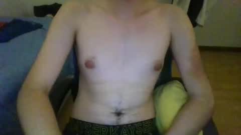 Snapshot of boylovesbears2 chatting on December 28, 2:54 am boylovesbears2 online show from December 28, 2:54 am