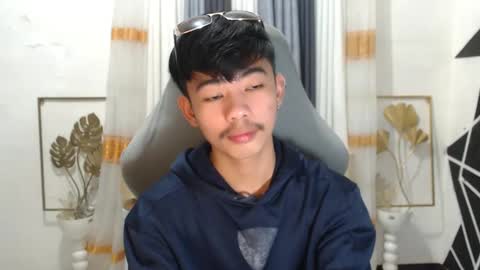 HI IM JAMES DONT FORGET GIVE ME THUMBS UP AND JOIN TO MY FANCLUB online show from December 6, 4:08 am