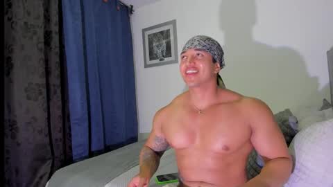 boys_blackandwhite online show from December 4, 12:32 am