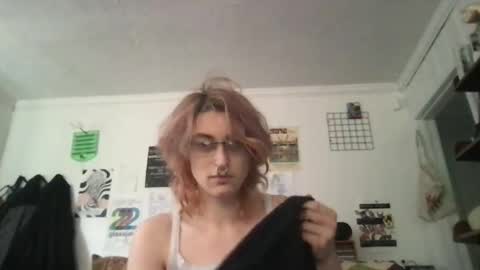 boywithbug online show from March 4, 7:22 pm