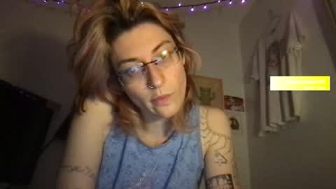 boywithbug online show from March 11, 4:51 am