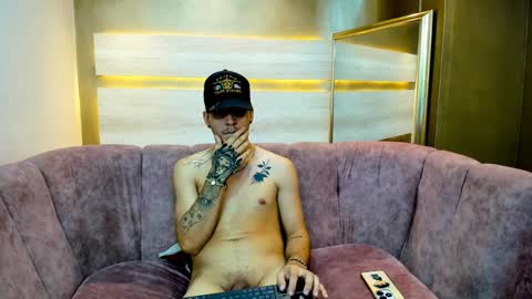 MAX online show from January 23, 2:33 am