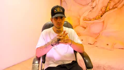 MAX online show from January 25, 10:39 pm