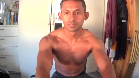 br0wn_prince24 online show from July 12, 8:39 am