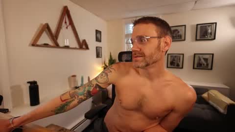 BradBronton online show from March 18, 11:05 am