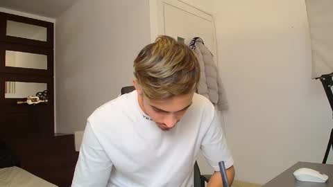 BrandonTateX online show from November 19, 11:42 am