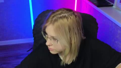 Belle  online show from February 23, 1:57 am