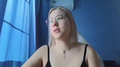 Belle  online show from October 19, 3:44 am