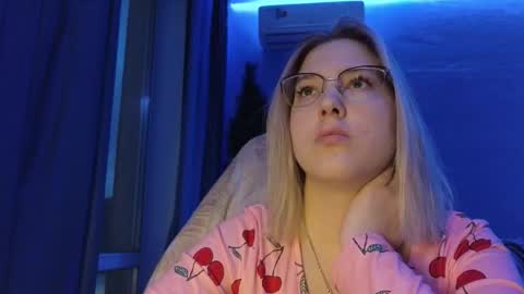 Belle  online show from January 8, 10:43 am