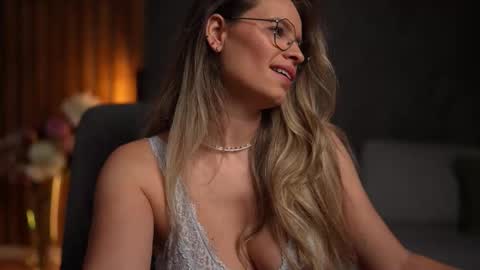 Alex online show from November 18, 5:21 am