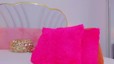 briannamiller online show from February 5, 8:43 am