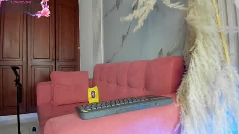    online show from October 19, 12:54 pm