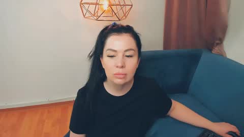 brilliantegirl_ online show from April 15, 7:44 am