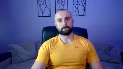 brindlefly69 online show from May 20, 10:43 am