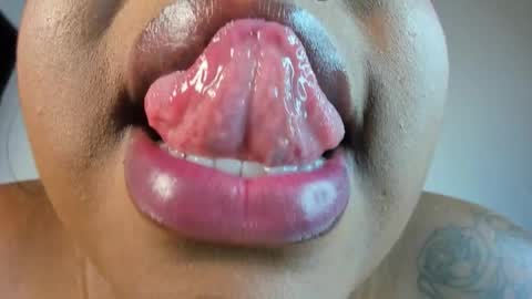 ANGIE online show from December 20, 1:07 pm