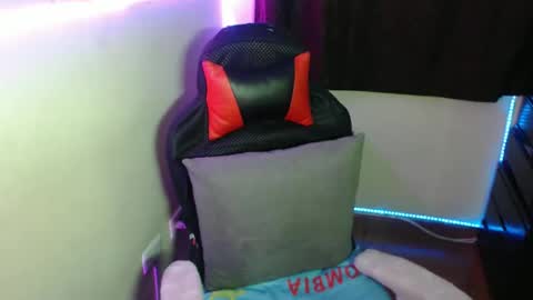 scarleth    follow mee 3 kis online show from March 10, 12:39 am