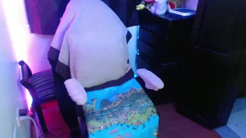 scarleth    follow mee 3 kis online show from February 22, 2:39 am