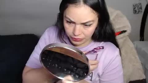 scarleth    follow mee 3 kis online show from October 17, 12:09 pm