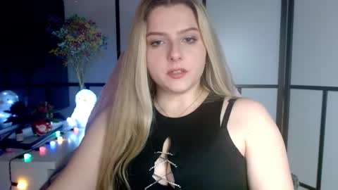 BritneyGlow online show from December 17, 4:43 pm