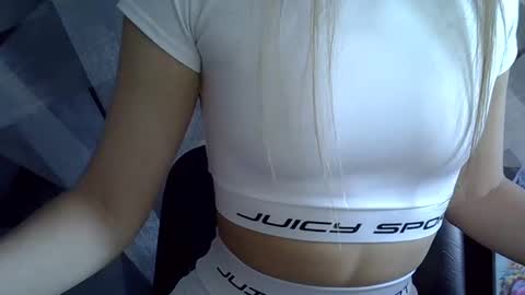 BritneyxKittens online show from November 4, 10:38 am