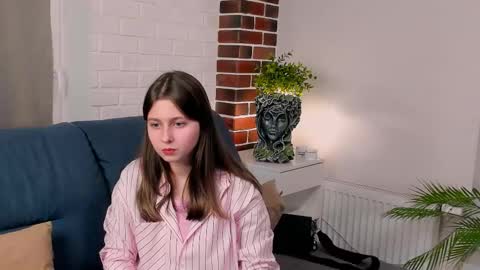 brittpobre online show from December 2, 7:34 pm