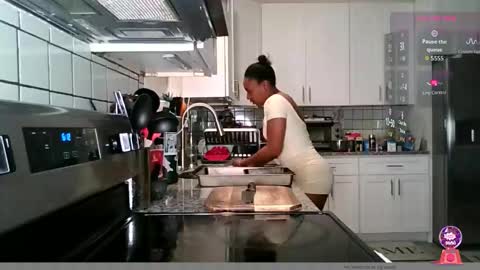 Brownsuagrcutie online show from December 15, 11:12 pm