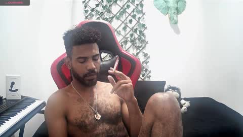 bruce_1111 online show from December 3, 3:51 am