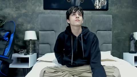 Bruce Hans online show from October 10, 12:00 pm