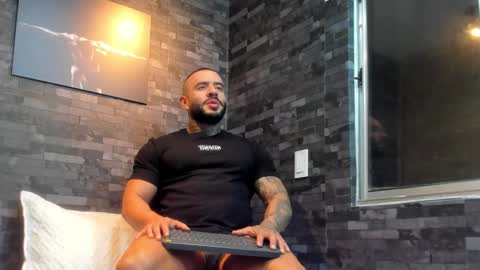 brucedallas online show from November 27, 11:45 pm