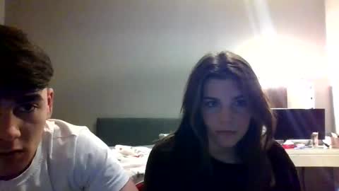 brunettecouple2007 online show from March 18, 9:20 pm