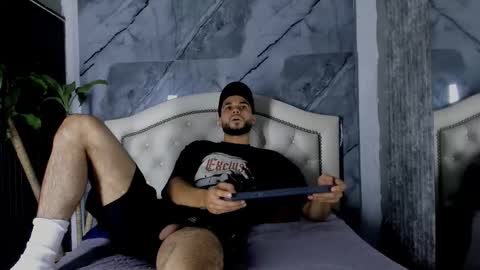 bry_dalton online show from November 15, 5:09 am