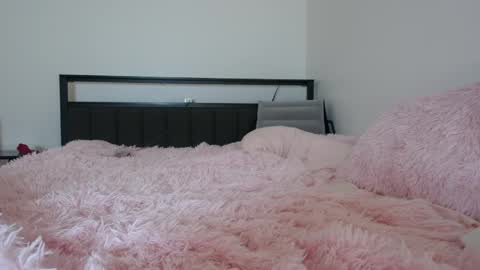 Queen Lola XXX online show from April 8, 5:43 am