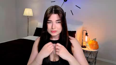 Ari online show from April 5, 1:52 pm