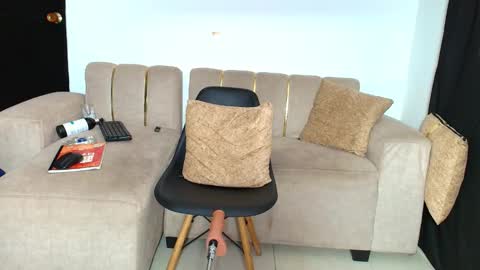     online show from March 26, 8:58 pm