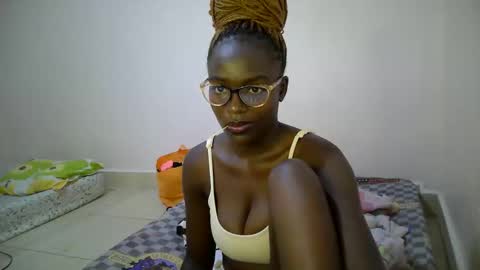 bunny_bliss1 online show from May 8, 10:15 pm