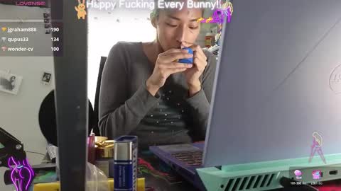 Tokki  bunny  online show from January 10, 7:00 pm