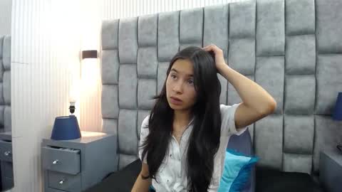 Snapshot of bunnywhite21 chatting on October 19, 6:56 pm bunny online show from October 19, 6:56 pm